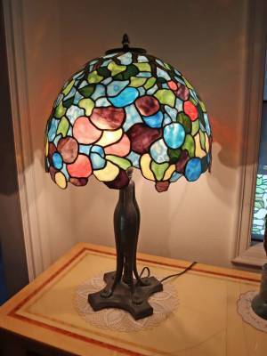 さいたま市うらわ美術館にて、工芸家 臼井定一によるステンドグラスバロック教室展「伝統をつなぐ」を3月1日～5日に開催