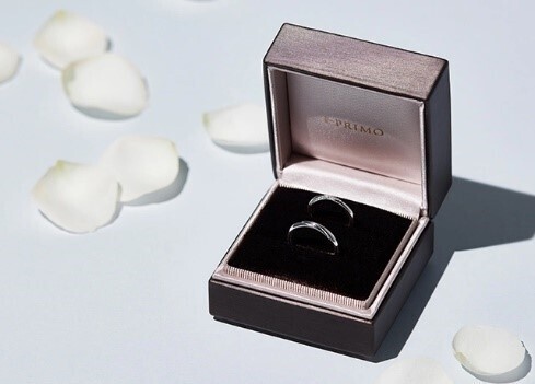 ～Happy Valentine’s Day～ 溶け込むように指にフィットするペールブラウンゴールドの結婚指輪