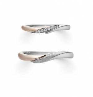 ～Happy Valentine’s Day～ 溶け込むように指にフィットするペールブラウンゴールドの結婚指輪