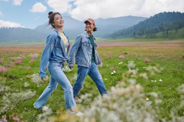 アメリカンイーグルより2023年春コレクションが登場　春をアクティブに過ごせる快適なデニムやカラフルなトップスをラインナップ