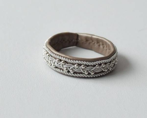 トナカイの革で作る北欧の伝統的アクセサリー「サーミブレスレット」数量期間限定デザインを2月18日(土)から販売開始