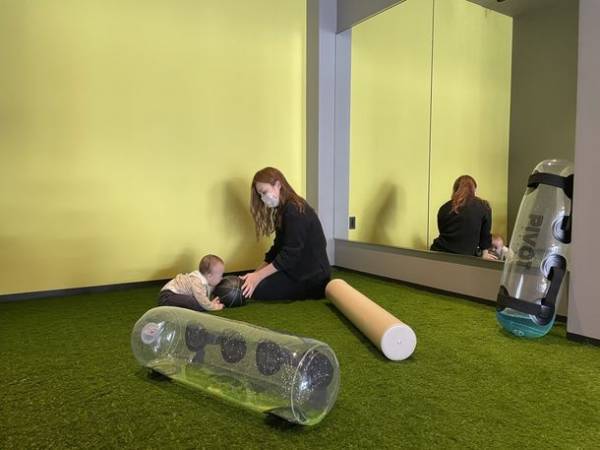 長引くコロナでストレス爆発寸前！子ども預かりサービスのジムが人気　子どもが遊んでいる間にママは運動でリフレッシュ