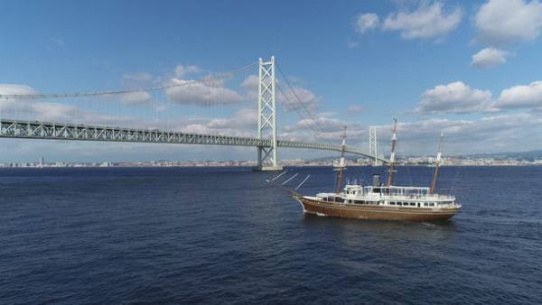 ここでしかできない体験を子どもたちへ　3月10日より小学生以下乗船無料　淡路島西海岸を明石海峡大橋クルーズで