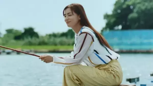 尾野真千子さんと傳谷英里香さんがガーラマンションの管理員と入居者に扮して出演！CM最新作『尾野さんと「エントランス」篇』を2月17日より全国オンエア