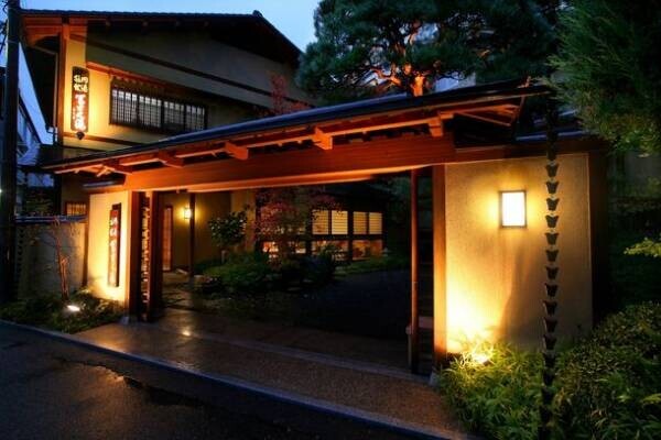 築100余年の客室を改修、「四季彩々の隠れ宿　富士乃湯」初の特別ラウンジが3月オープン