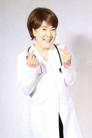 歌手・川中美幸が舞台『オルガンズ～おんな赤ひげ奮闘記～』にて奇想天外な主役の医者役に挑戦！3/16～19の期間に公演実施！