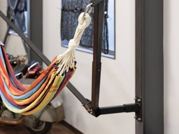 車のヒッチメンバーや柱に取り付けるハンモックアーム『サニーハンモック』2023年3月 本格販売スタート！静岡県三島市のカスタムバイクショップによる日本初*の完全国産品