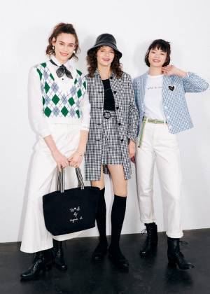 トゥービー バイ アニエスベー、「A LA FRANCAISE... !! (フレンチスタイル)」をテーマに2023春夏メインコレクションを展開