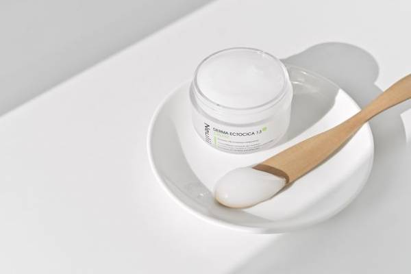 韓国コスメブランド「Neulii」、鎮静・保湿のためのスキンケアダーマエクトシカのギフトボックス販売開始