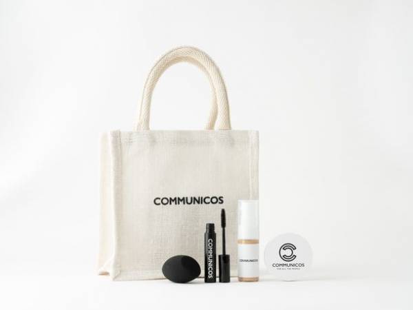 新ジャンル・ジェンダーレスコスメ、プロのヘアメイク集団が開発した“COMMUNICOS(コムニコス)”デビュー！！