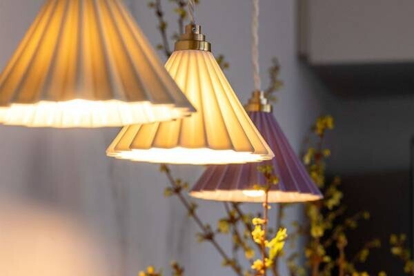 『dripper lamp(ドリッパーランプ)』3月1日より販売開始　ORIGAMIコーヒードリッパーがランプシェードとして登場！