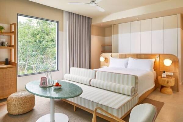 米国の権威ある旅行誌「コンデナスト・トラベラー」が2022年のホットリストにタイで唯一選出したホテル　ザ・スタンダード・ホアヒン　宿泊人数に応じて複数のヴィラと中庭を組み合わせてグループごとに独立したプライベート・ゾーンを作れる宿泊スタイル「ヴィレッジ・ヴィラズ」を提案・販売
