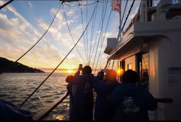 「春の淡路島西海岸サンセットクルーズ」4月1日(土)～5月27日(土)、毎週土曜日の9日間限定で開催