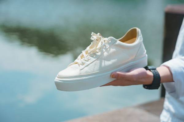 和紙を使用した素足でも履けるスニーカー！CAMPFIREで3月1日19時よりクラウドファンディング開始