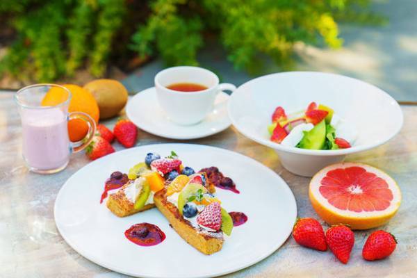 ≪ガーデンテラス福岡≫九州のいちごが一堂に集結する『苺一会』の体験。「食べ比べ ～ アフタヌーンティー ～ 夕朝食」まで全ていちご尽くし！