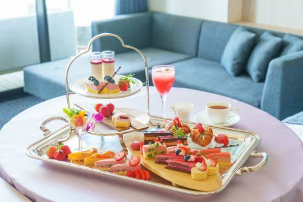 ≪ガーデンテラス福岡≫九州のいちごが一堂に集結する『苺一会』の体験。「食べ比べ ～ アフタヌーンティー ～ 夕朝食」まで全ていちご尽くし！