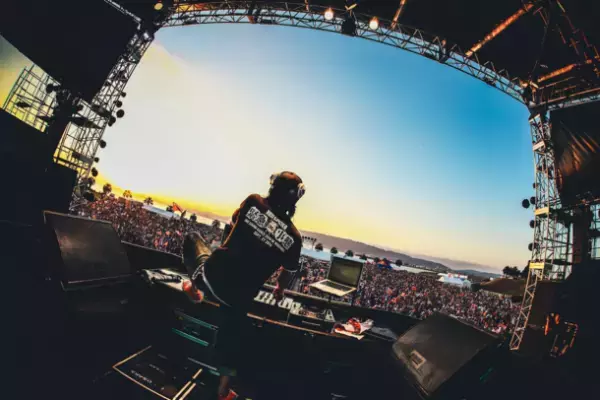 RED SPIDERがCHEHON、775など豪華メンバーの登場する初監督MVを2月27日に公開！