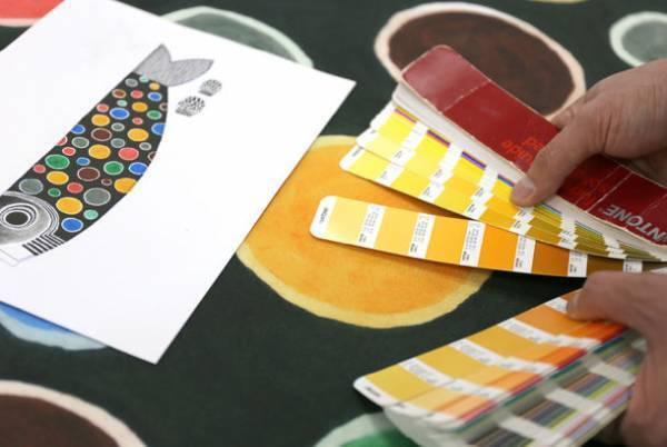 創業76年の老舗 徳永こいのぼり、染色作家・三橋遵と共同開発したこいのぼり「皐月の唄」を販売開始