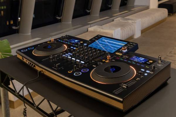 さまざまな空間やロケーションで、忘れられない特別な音楽体験を提供するオールインワンDJシステム「OPUS-QUAD」が登場