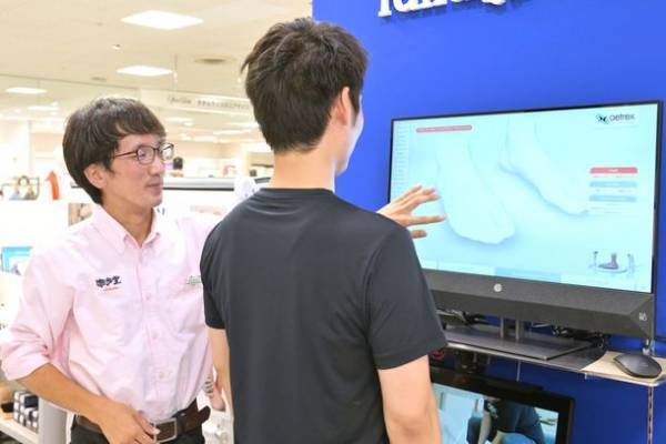 3月15日「靴の記念日」にちなんで「足と靴の悩み相談」を浜松市で開催