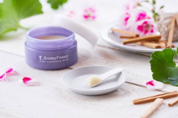 クレイ配合の天然由来成分100％クレンジングバーム　アロマフランスより4月13日新発売！