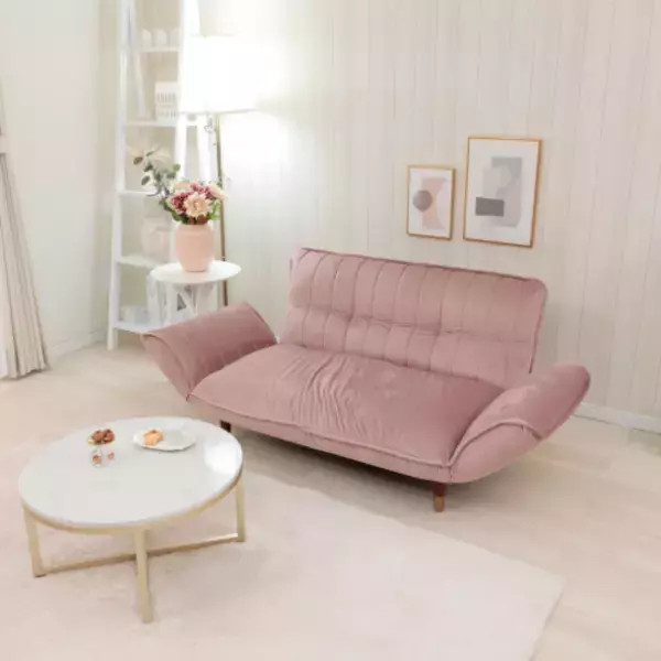 モールド成型ならではの座面の硬さが好評！人気カウチソファ「KAN」　販売開始から16年で累計販売台数約40万台突破