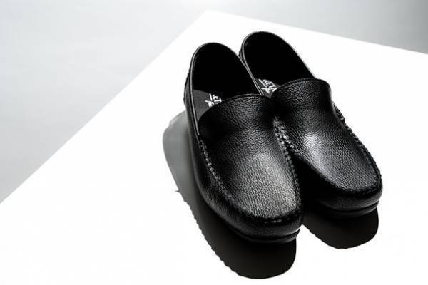 日本発モカシンシューズブランド『PRETA flex』が待望のメンズシリーズを3月5日から限定発売開始