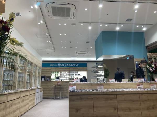 “ベストメガネコンタクト大宮かどまち店”が大宮駅東口徒歩3分の複合商業施設「大宮門街」に3月7日(火)移転・リニューアルオープン！