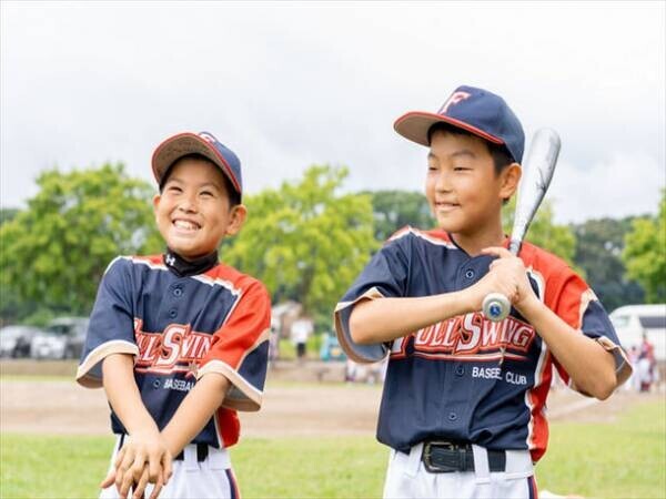 日本最大級の少年野球チーム『フルスイングベースボールスクール』がユニフォームセットのプレゼントキャンペーンを3月に実施！　～埼玉県を拠点に20拠点350名！17,000円相当のプレゼント～