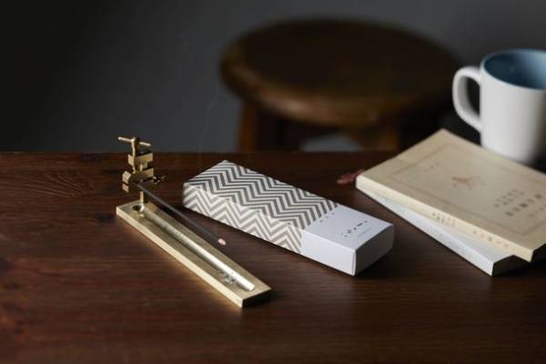 優しい白檀の香りが静寂を感じさせるお香「itoma」　BOOSTERにて3月9日から先行発売