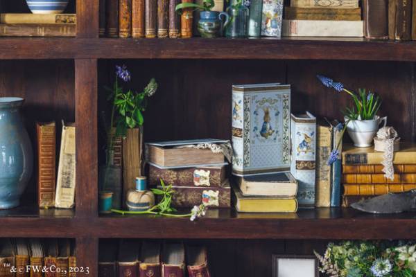 ピーターラビット(TM)とAfternoon Teaが初コラボレーション　ブック型小物入れやポーチなど4月10日(月)発売開始　リバティ・ファブリックスを使用した雑貨アイテムも登場