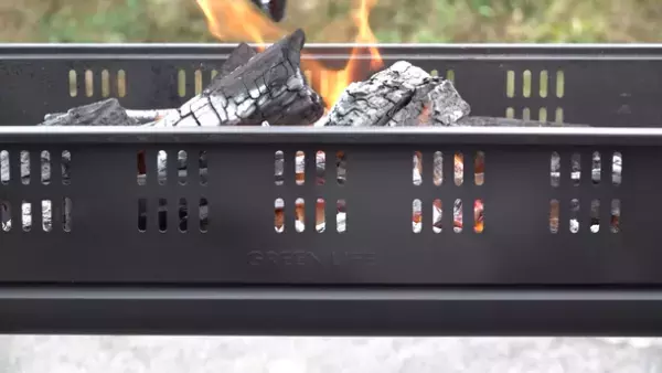 錆びた焚き火台が大復活！塗装初心者でも簡単に塗装できる「耐熱リメイクスプレー RE(アール・イー)」が4月3日に発売