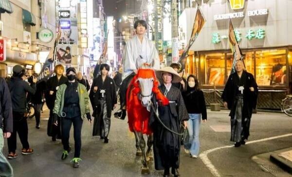 東洋一の歓楽街『歌舞伎町』に白馬が登場！？「CLUB BOY」3月21日GRAND OPEN　