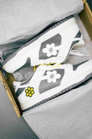 発売前から問い合わせが殺到！注目のNEWモデルスニーカー「SHROOM DUNK」が2023年3月13日(月)に発売