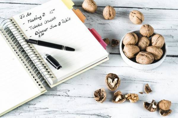 くるみの摂取で大学生のストレスが軽減し、睡眠の質や腸内細菌叢が改善する可能性が判明