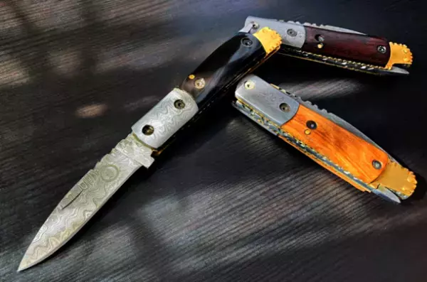 デザインアワード金賞授賞デザイナーが制作440層の美しいダマスカス鋼を使用した「Theseus テセウス」ナイフが日本初上陸！3月16日よりMakuakeにて先行予約販売開始