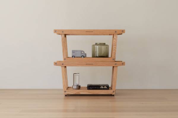 アウトドアブランド「IKIKI」×「LIFEWORKPRODUCTS」家でもアウトドアでも使えるチェアとコンテナを3月29日発売