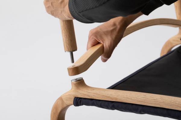 アウトドアブランド「IKIKI」×「LIFEWORKPRODUCTS」家でもアウトドアでも使えるチェアとコンテナを3月29日発売