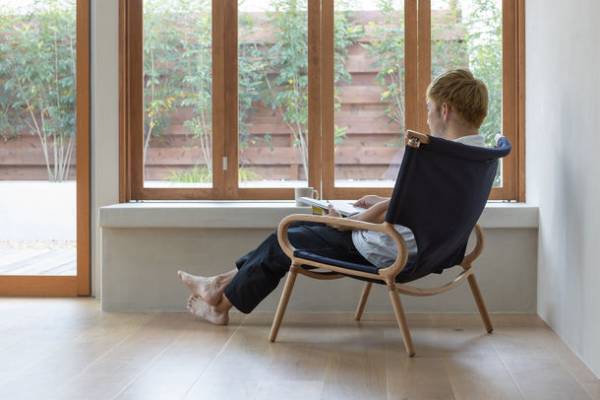 アウトドアブランド「IKIKI」×「LIFEWORKPRODUCTS」家でもアウトドアでも使えるチェアとコンテナを3月29日発売