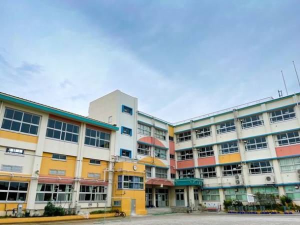 江戸川区の下小岩第二小学校が3月26日に閉校イベントを開催　教室レストランやプロジェクションマッピングで68年の思い出をつなぐ