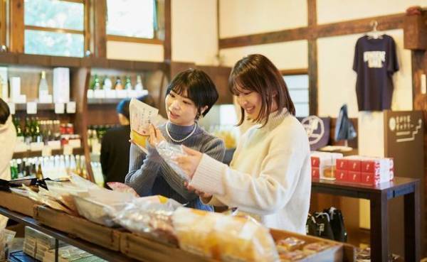 酒蔵に泊まり、酒蔵で目覚める　300年以上の歴史を持つ酒蔵・飯沼本家の敷地内に静かに佇む「きのえね SAKE CAMP」2023年4月1日グランドオープン