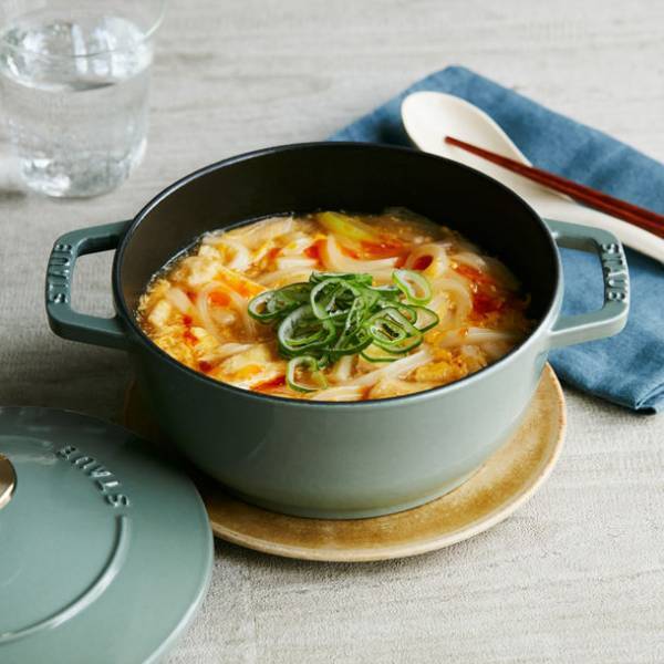 仏鋳物ホーロー鍋ストウブ　新色「ユーカリ」を発売