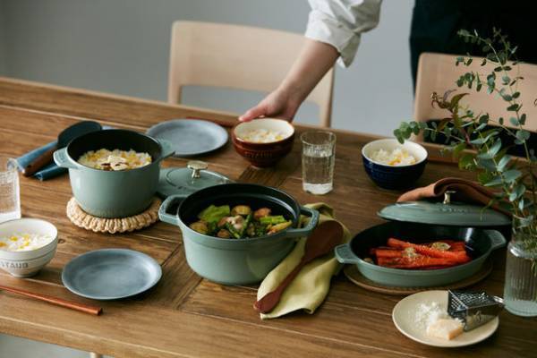 仏鋳物ホーロー鍋ストウブ　新色「ユーカリ」を発売