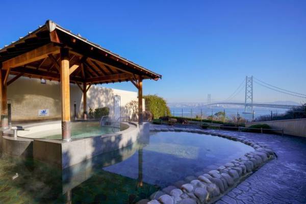 昼も夜も絶景！明石海峡大橋を望む露天風呂が大好評「美湯松帆の郷」洋食新メニューも追加され、春休みに向けてますますパワーアップ！！