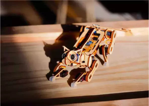 大人も子供も本気で楽しめる、組み立て式猫ロボット「世界一かわいい猫Nybble」の先行販売を3月31日より開始