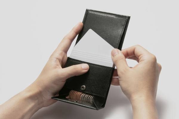 特許構造の薄型ミニ財布「CATAe(カタエ)」改良版、CAMPFIREでクラウドファンディング開始