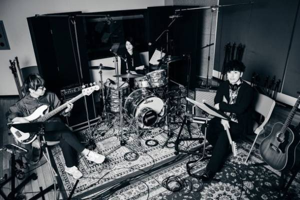 ＜開催報告＞アンダーグラフがプロバレーチームパナソニックパンサーズの入場曲を生演奏＆選手と熱唱！