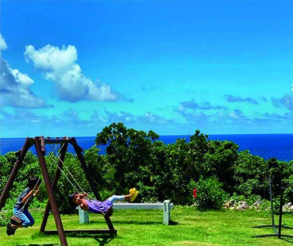 宮古島の「島cafeとぅんからや」は、宮古ブルーの絶景BBQエリアを新設して2023年春、新しくなります！Brand New Tunkaraya！