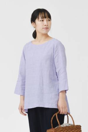 石見銀山周辺の里山の植物を染料に用いた、『里山パレット』シリーズの新作アパレルラインを「石見銀山 群言堂」店舗と公式オンラインストアで発売