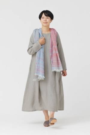 石見銀山周辺の里山の植物を染料に用いた、『里山パレット』シリーズの新作アパレルラインを「石見銀山 群言堂」店舗と公式オンラインストアで発売